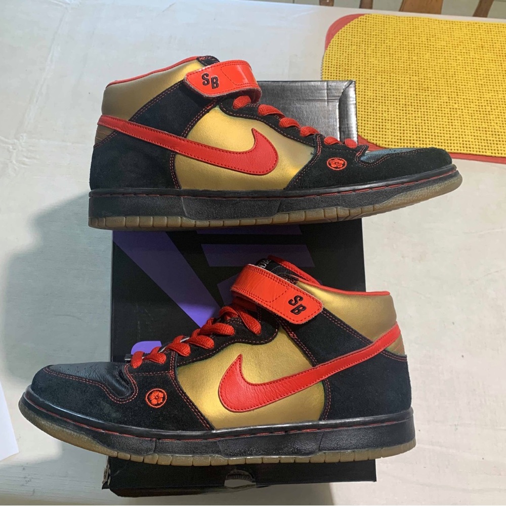Nike dunk mid money cat men’s sneakers size 13 black red gold